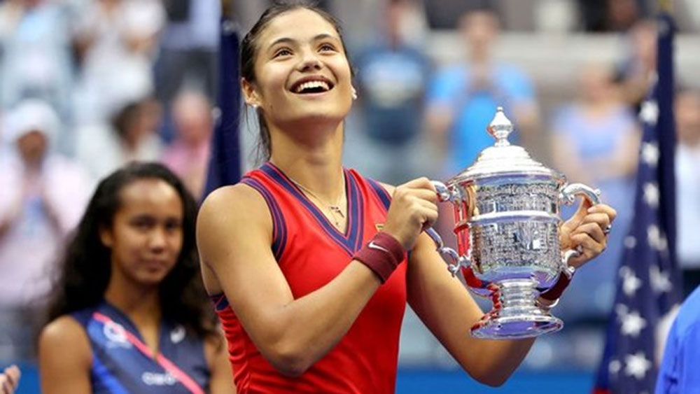 the-angelic-beauty-of-emma-raducanu-the-18-year-old-tennis-player-has-just-made-history-at-the-us-open-2021