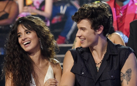 to-see-how-deeply-in-love-shawn-mendes-camila-cabello-is-watch-the-way-they-look-at-each-other