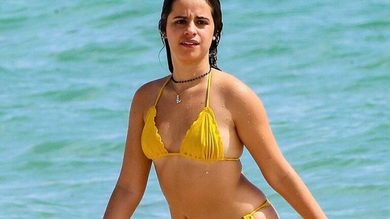 camila-cabello-reveals-her-fat-body-fat-belly-and-rough-skin-when-wearing-a-bikini-at-the-beach