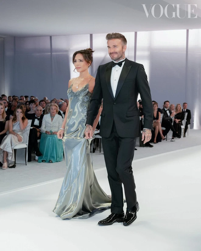 hd-photo-of-david-beckham-and-his-wife-and-billionaire-wife-at-the-wedding-is-out-dad-is-so-handsome-that-he-is-mistaken-for-a-groom