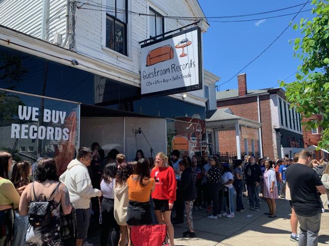 Jack Harlow releases disc in Louisville, long lines to greet