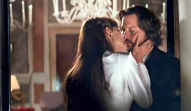 angelina-jolie-is-afraid-to-act-in-a-kiss-scene-with-johnny-depp-because-of-bad-breath-amber-heard-once-confirmed-this